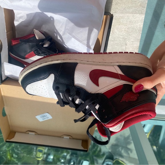 Nike Jordan 1 MID - Picture 6 of 9